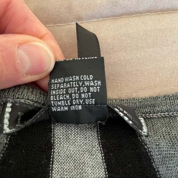 Love Stitch Batwing top - Women's size M - Picture 9 of 10